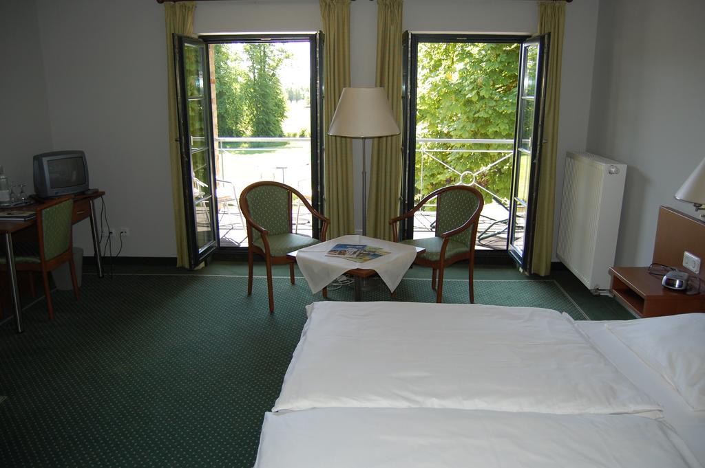 Gutshaus Redewisch Hotel & Restaurant Больтенгаген Екстер'єр фото