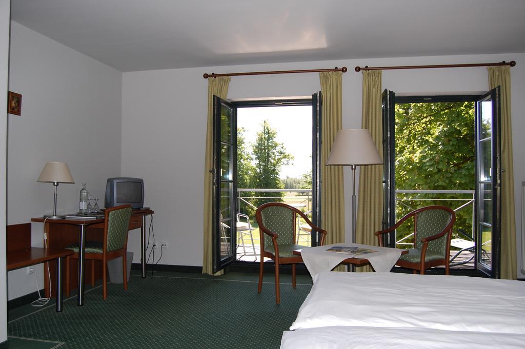 Gutshaus Redewisch Hotel & Restaurant Больтенгаген Екстер'єр фото