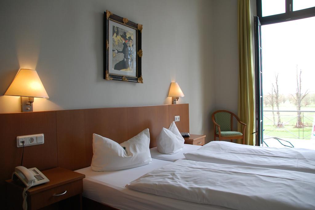 Gutshaus Redewisch Hotel & Restaurant Больтенгаген Екстер'єр фото